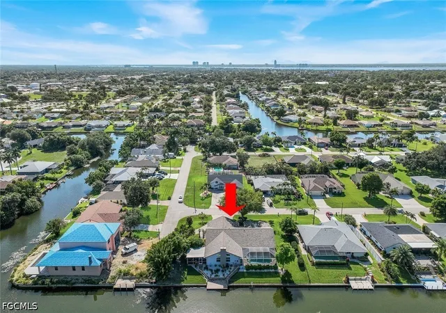 49th image of 204 Se 20th Pl, Cape Coral, FL 33990 | MLS# 2026027397
