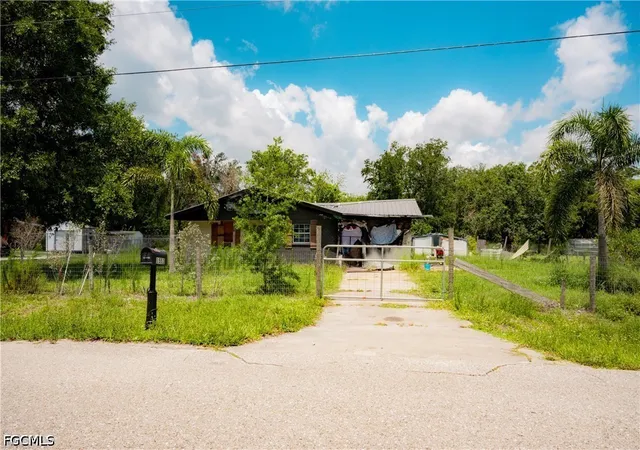2nd image of 1553 Se Carnahan Ave, Arcadia, FL 34266 | MLS# 2026027517