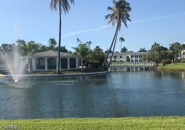 Listing Photo 4 - Condo for sale in building located at 13520 Stratford Pl Cir, Fort Myers, FL 33919