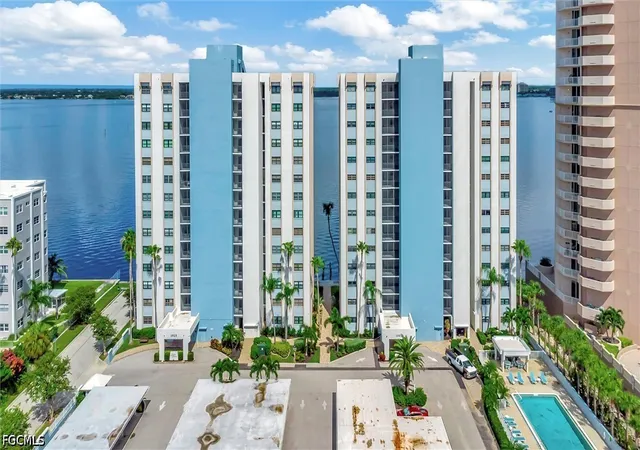 2nd image of 1901 Clifford St #1001, Fort Myers, FL 33901 | MLS# 2026027535