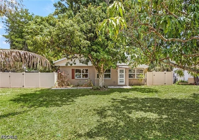 Photo 1 of Single family home for sale at 209 Kingston Dr, Fort Myers, FL 33905 | MLS# 2026027546 | Listing updated on 2026-10-05