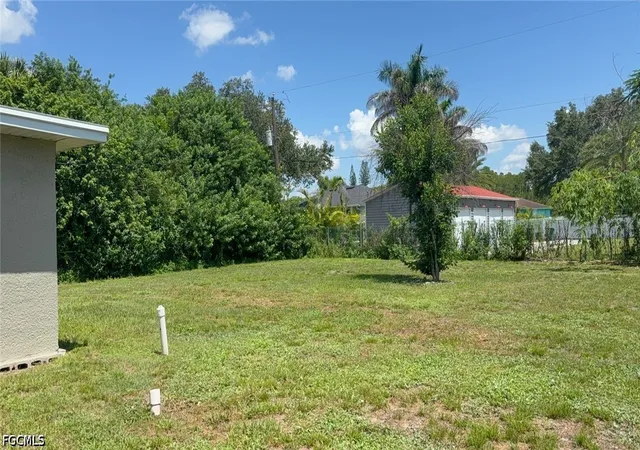 Homes for sale in Alva, FL | 2199 Wyandotte Ave, Alva, FL 33920 | MLS# 2026027560