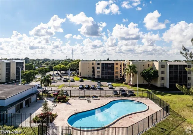 Homes for sale in Lauderdale Lakes, FL | 2831 Somerset Dr E #B109, Lauderdale Lakes, FL 33311 | MLS# 226024045