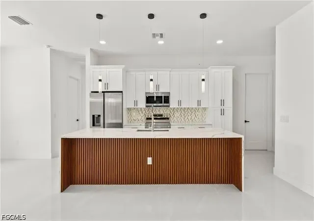5th image of 1809 Sw Trafalgar Pkwy, Cape Coral, FL 33991 | MLS# 2026027678