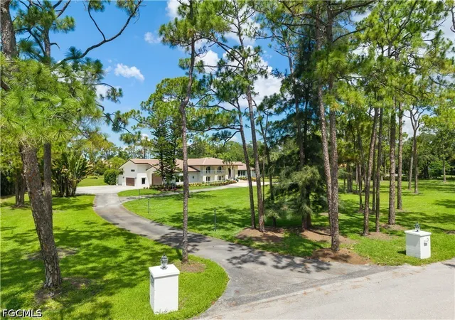 Photo 4 of Sale Pending at 13580 Brynwood Ln, Fort Myers, FL 33912 | MLS# 2026027717 | Listing updated on 2026-07-19