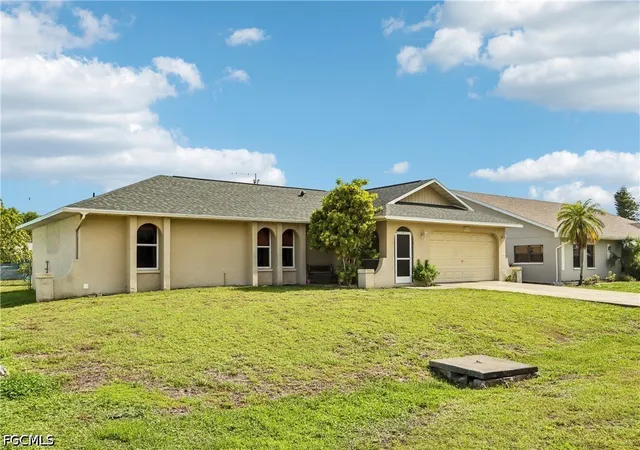 Photo 3 of Sale Pending at 732 Tower Dr, Cape Coral, FL 33904 | MLS# 2026027725 | Listing updated on 2026-07-24
