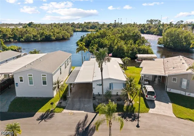 Photo 1 of Manufactured home for sale at 204 Sun Cir, Fort Myers, FL 33905 | MLS# 2026027734 | Listing updated on 2026-07-11