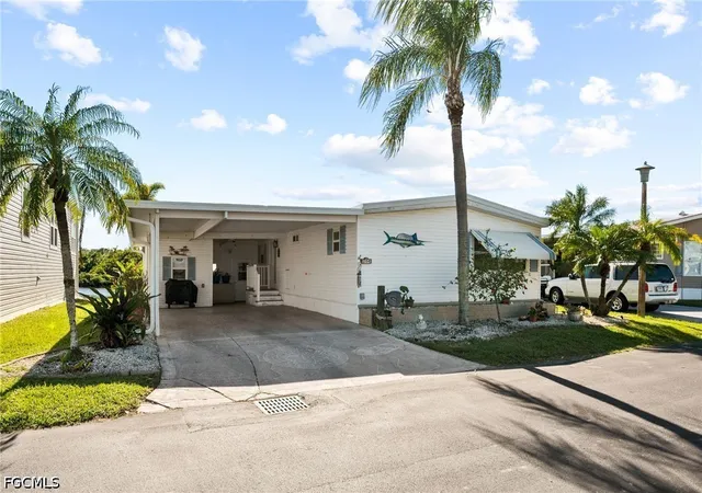 Photo 2 of Manufactured home for sale at 204 Sun Cir, Fort Myers, FL 33905 | MLS# 2026027734 | Listing updated on 2026-07-11