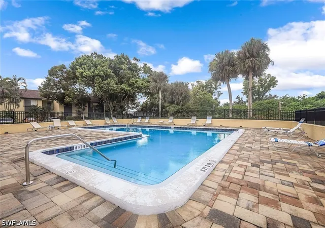2nd image of 1400 Grn Vly Cir, Naples, FL 34104