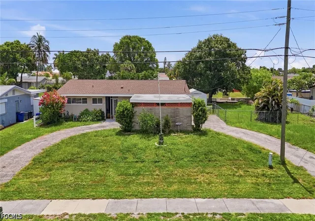 Photo 2 of Single family home for sale at 4430 Orange Grv Blvd, North Fort Myers, FL 33903 | MLS# 2026027905 | Listing updated on 2026-07-28