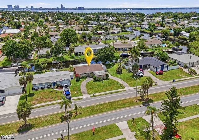 Photo 4 of Single family home for sale at 4430 Orange Grv Blvd, North Fort Myers, FL 33903 | MLS# 2026027905 | Listing updated on 2026-07-28