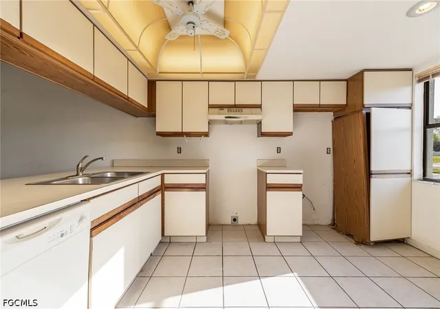 5th image of 3742 SW 8th Ct, Cape Coral, FL 33914