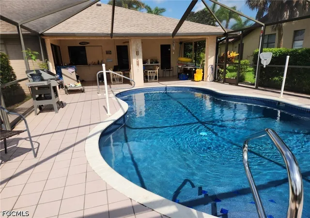 Photo 4 of Single family home for sale at 250 Alameda Ave, Fort Myers, FL 33905 | MLS# 2026028029 | Listing updated on 2026-06-27