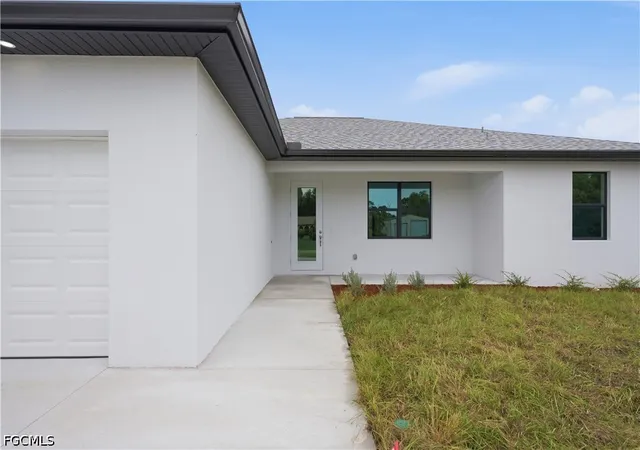 Photo 2 of Single family home for sale at 3760 Gasparilla St, St James City, FL 33956 | MLS# 2026028063 | Listing updated on 2026-10-05