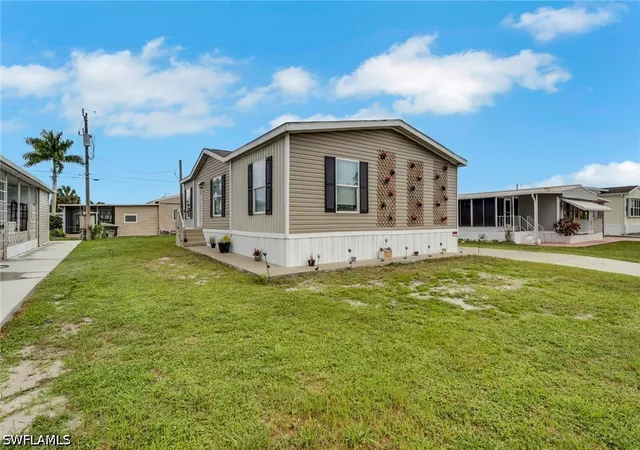25th image of 372 Santa Fe Trl, North Fort Myers, FL 33917 | MLS# 226024598