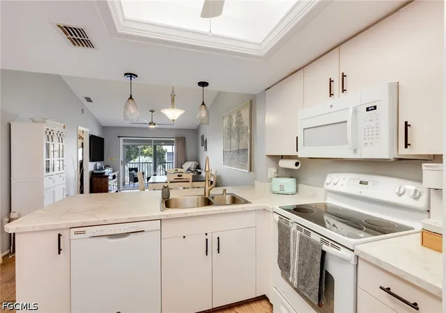 Listing Photo 5 - Condo for sale in building located at 8160 Summerlin Vlg Cir, Fort Myers, FL 33919 - Unit #507