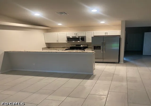 5th image of 610/612 Se 13Th St, Cape Coral, FL 33990 | MLS# 2026028334