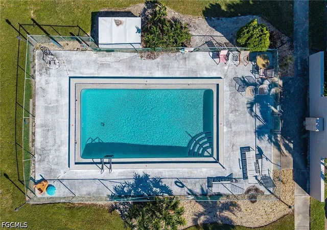 2nd image of 423 Cape Coral Pkwy W, Cape Coral, FL 33914