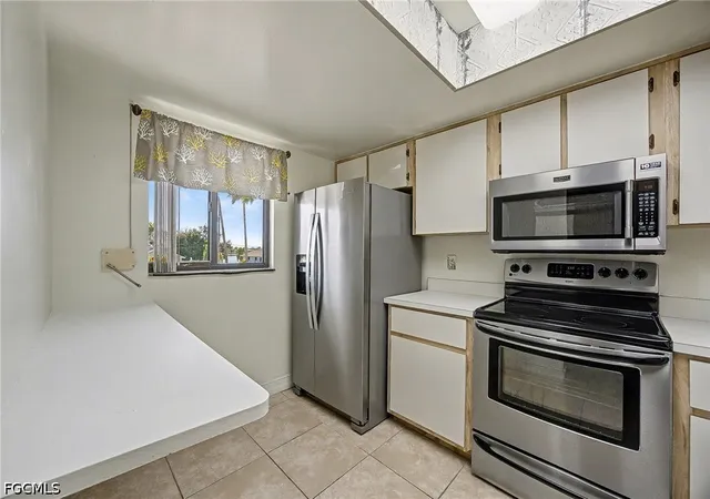 4th image of 423 Cape Coral Pkwy W #202, Cape Coral, FL 33914 | MLS# 2026028422