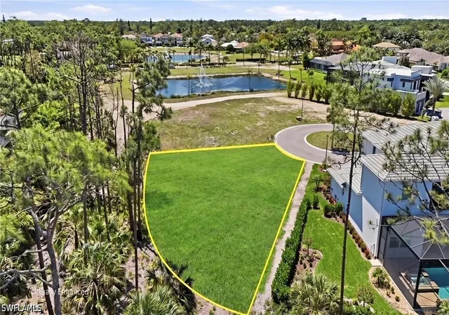 Photo 3 of Single family home for sale at 2969 Coco Lakes Dr, Naples, FL 34105 | MLS# 226024385 | Listing updated on 2026-07-01