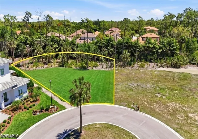 Photo 4 of Single family home for sale at 2969 Coco Lakes Dr, Naples, FL 34105 | MLS# 226024385 | Listing updated on 2026-07-01