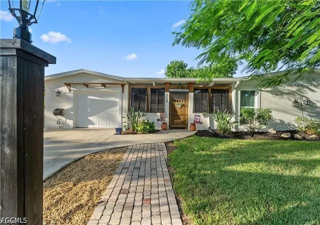 Photo 3 of Single family home for sale at 509 Val Mar Dr, Fort Myers, FL 33919 | MLS# 2026028437 | Listing updated on 2026-07-30