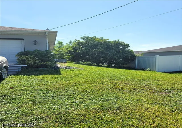 Photo 3 of Single family home for sale at 313 Sw 14th Place, Cape Coral, FL 33991 | MLS# 2026028497 | Listing updated on 2026-07-07