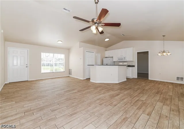 5th image of 2908 Sw 16Th Pl, Cape Coral, FL 33914 | MLS# 2026028520