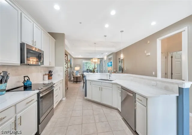 Listing Photo 4 - Condo for sale in building located at 4833 Hampshire Ct, Naples, FL 34112 - Unit #302