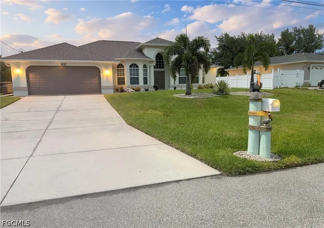 Photo 4 of Single family home for sale at 921 SW 5th Terrace, Cape Coral, FL 33991 | MLS# 2026028577 | Listing updated on 2026-07-31