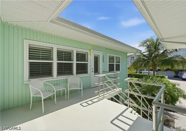 2nd image of 285 8Th Ave S, Naples, FL 34102