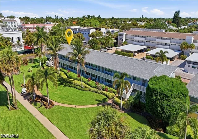 2nd image of 421 12Th Ave S, Naples, FL 34102