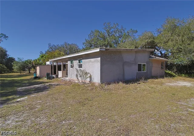 Homes for sale in Alva, FL | 2971 Styles Rd, Alva, FL 33920 | MLS# 2026028621