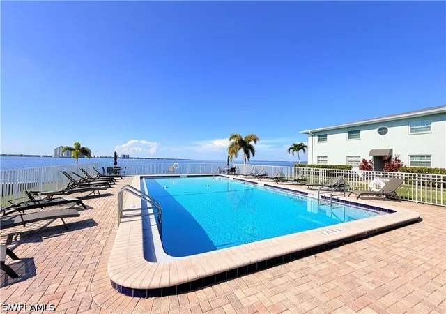 Listing Photo 2 - Condo for sale in building located at 3322 N Key Dr, NORTH FORT MYERS, FL 33903 - Unit #1