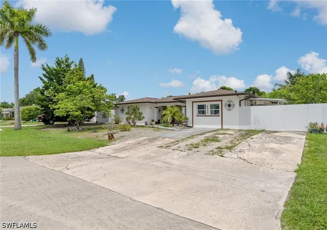 Homes for sale in Naples, FL | 2200 44th St Sw, Naples, FL 34116 | MLS# 226024971