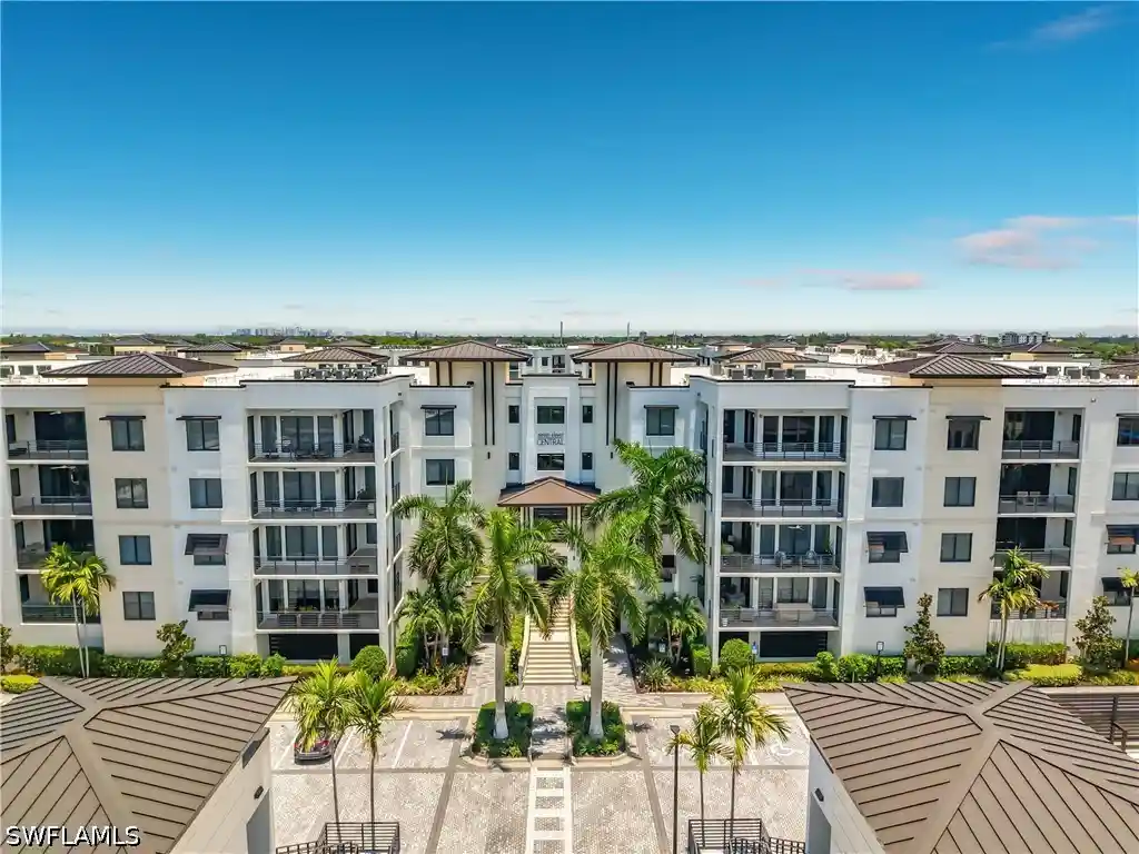 Listing Photo 2 - Condo for sale in 1115 Central Ave located at 1115 Central Ave, Naples, FL 34102 - Unit #247
