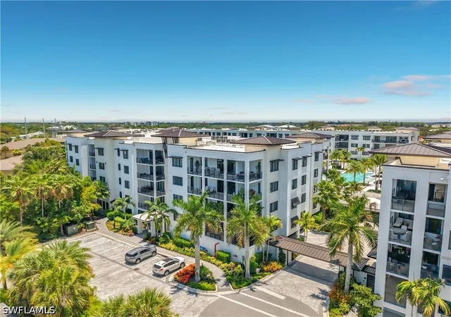 Listing Photo 3 - Condo for sale in building located at 1115 Central Ave, Naples, FL 34102 - Unit #247