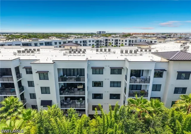 Listing Photo 5 - Condo for sale in building located at 1115 Central Ave, Naples, FL 34102 - Unit #247