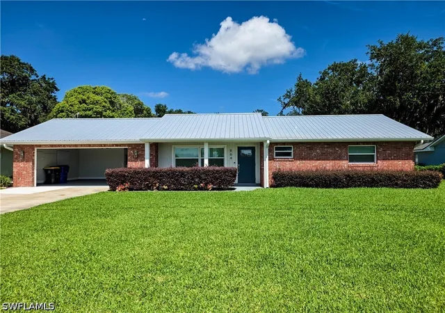 3rd image of 864 Peachtree Dr, Lake Placid, FL 33852 | MLS# 226024861