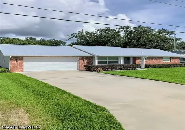 5th image of 864 Peachtree Dr, Lake Placid, FL 33852 | MLS# 226024861