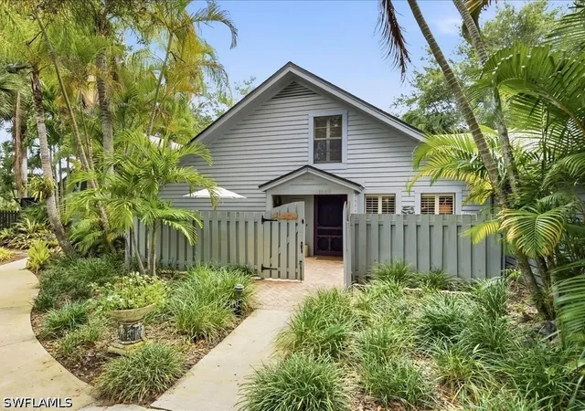 Photo 2 of Townhouse for sale at 1337 Solana Rd, Naples, FL 34103 | MLS# 226025011 | Listing updated on 2026-07-17