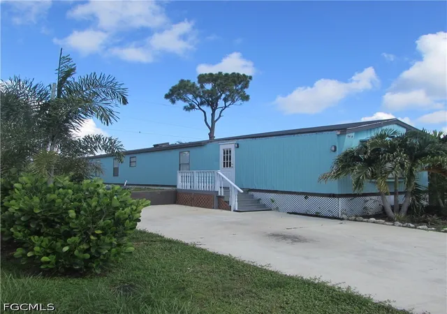 Photo 2 of Manufactured home for sale at 10419 Trotwood Ave, Saint James City, FL 33956 | MLS# 2026028789 | Listing updated on 2026-07-20