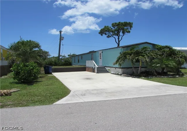 Photo 3 of Manufactured home for sale at 10419 Trotwood Ave, Saint James City, FL 33956 | MLS# 2026028789 | Listing updated on 2026-07-20