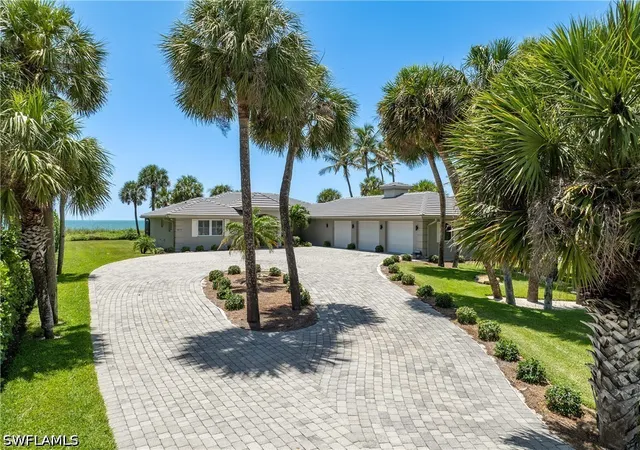 Photo 2 of Single family home for sale at 10173 Gulf Shore Dr, Naples, FL 34108 | MLS# 226024930 | Listing updated on 2026-07-24