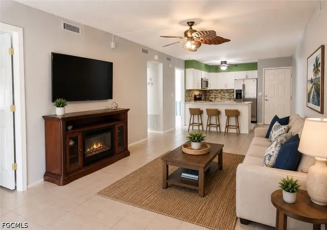 4th image of 1100 Pondella Rd #807, Cape Coral, FL 33909 | MLS# 2026028912