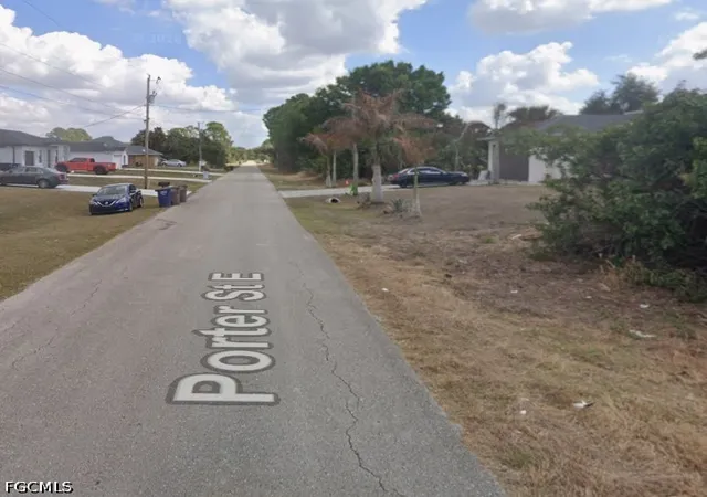 3rd image of 820 Porter St E, Lehigh Acres, FL 33974 | MLS# 2026028913
