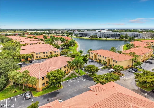 Listing Photo 2 - Condo for sale in building located at 4241 Bellasol Cir, Fort Myers, FL 33916 - Unit #1923