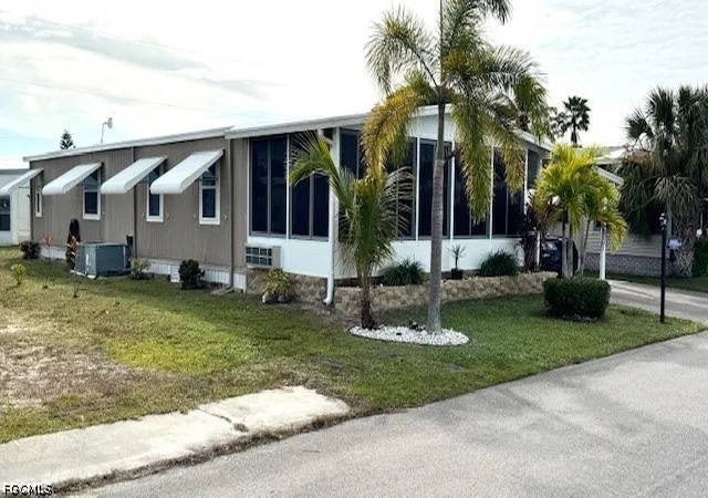 Photo 1 of Manufactured home for sale at 5520 Colonial Rd, North Fort Myers, FL 33917 | MLS# 2026028945 | Listing updated on 2026-07-20