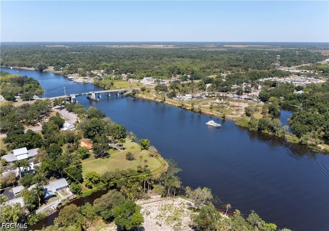 27th image of 233 De Soto Ave, Labelle, FL 33935 | MLS# 2026028994