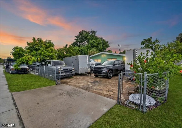 Photo 2 of Single family home for sale at 1847 Maple Dr, Fort Myers, FL 33907 | MLS# 2026029050 | Listing updated on 2026-07-20